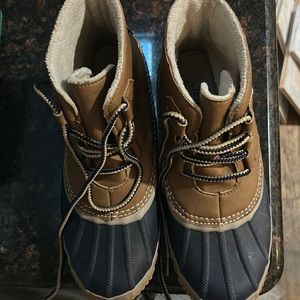JBU duck boots size 8